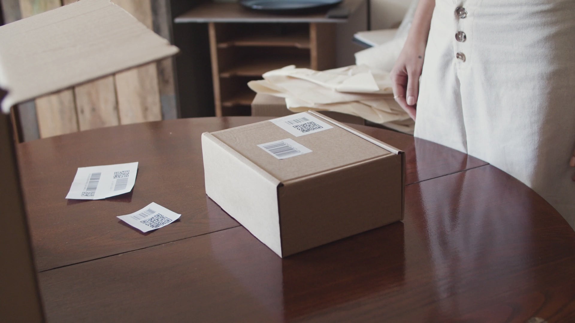 Load video: 📦                                              25,000+ happy customers, 75,000+ speedy deliveries in India!
